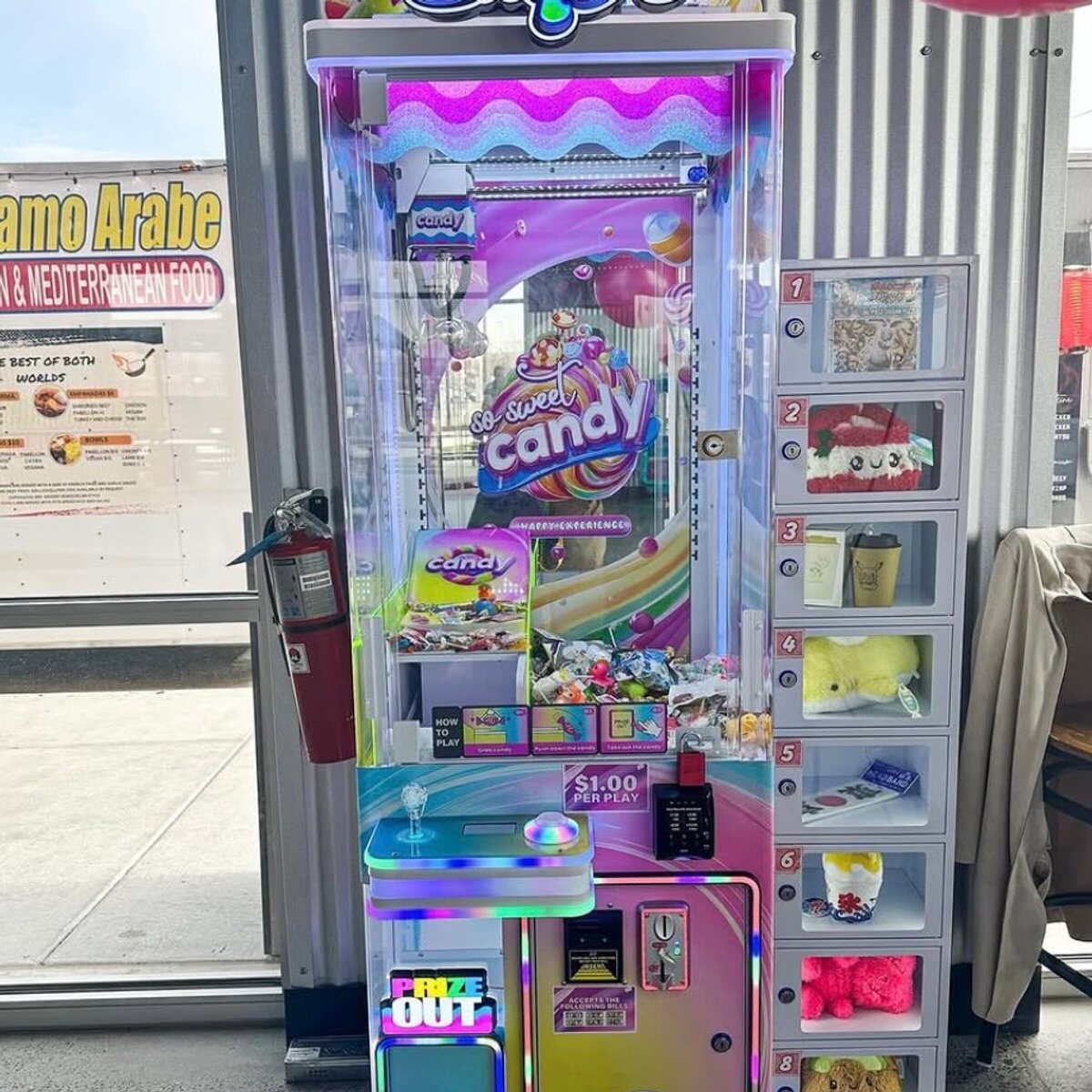 Claw machine in the Nuevo Atrisco arcade